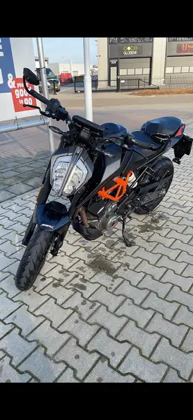 KTM 390 Duke - foto 2