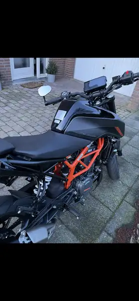 KTM 390 Duke - foto 5