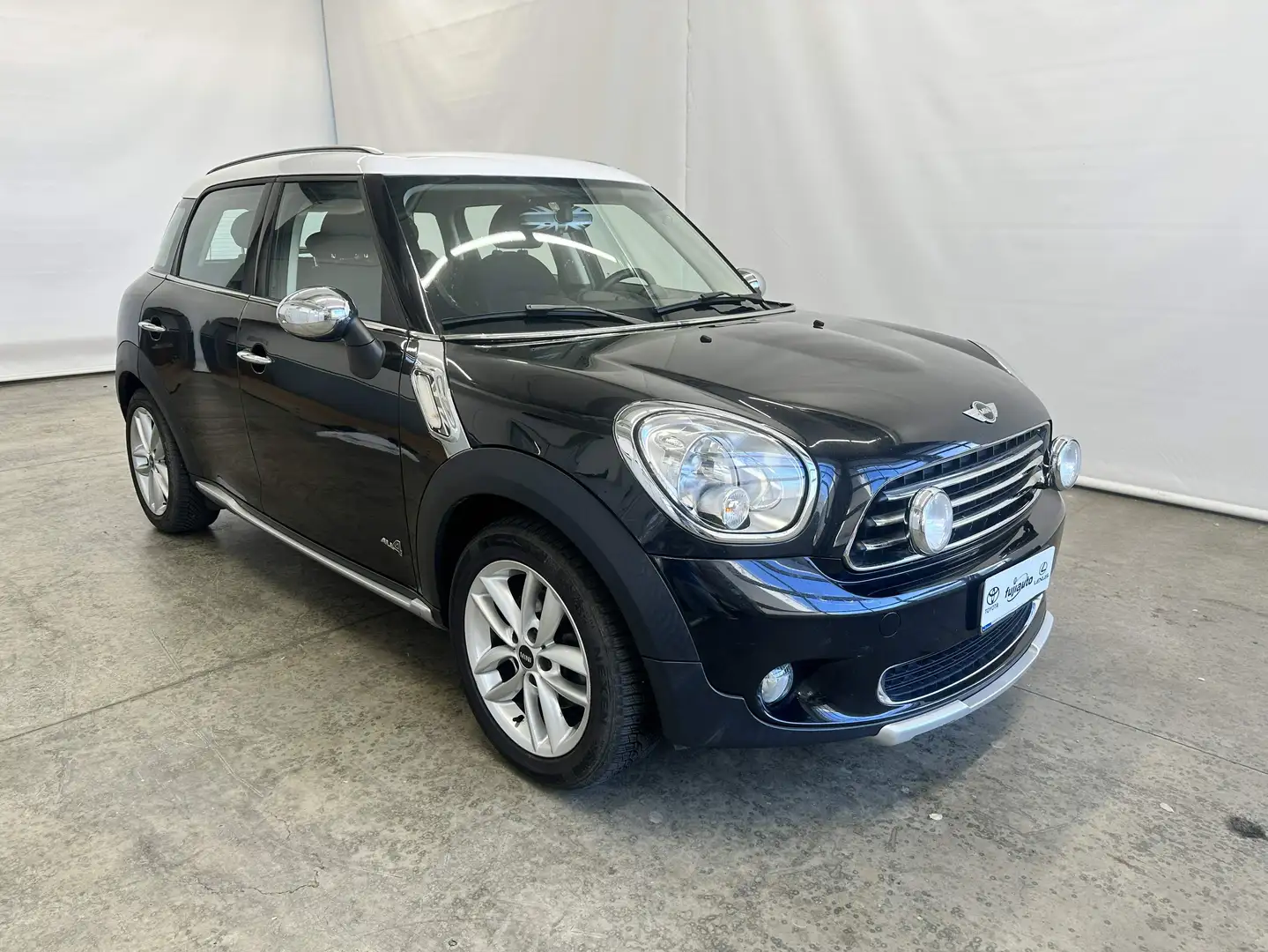 MINI Cooper D Countryman Mini Countryman 1.6 Cooper D all4 Schwarz - 2