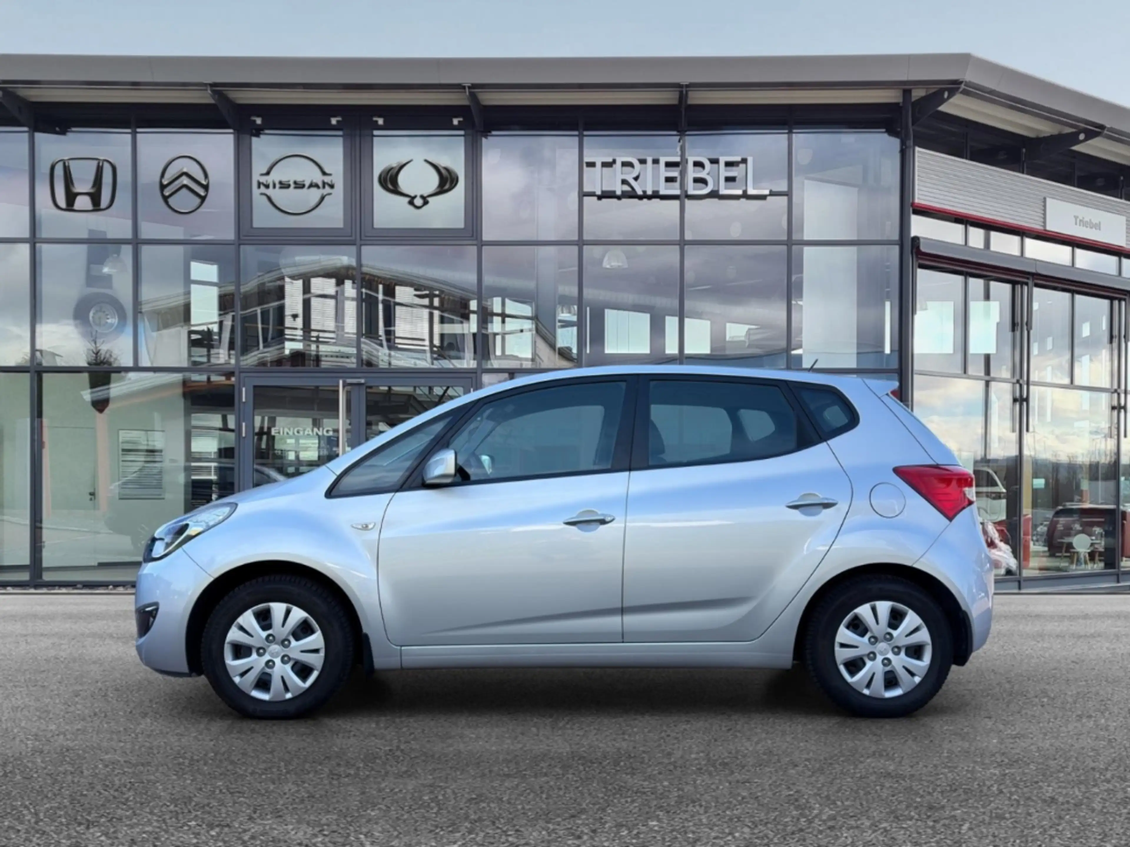 Hyundai iX20 Classic 1.6 °Allwetter°Klima° — photo 3
