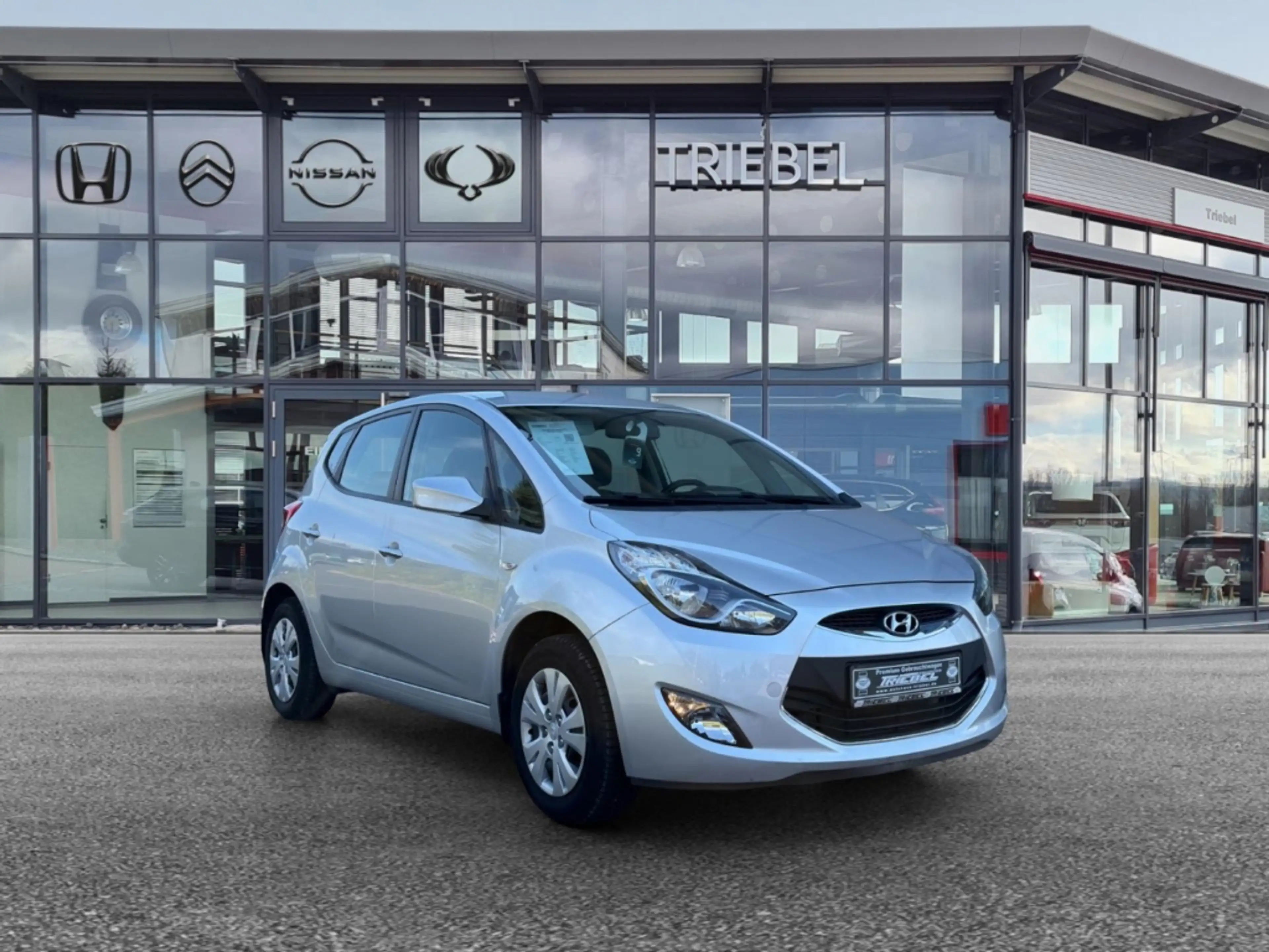 Hyundai iX20 Classic 1.6 °Allwetter°Klima° — photo 2
