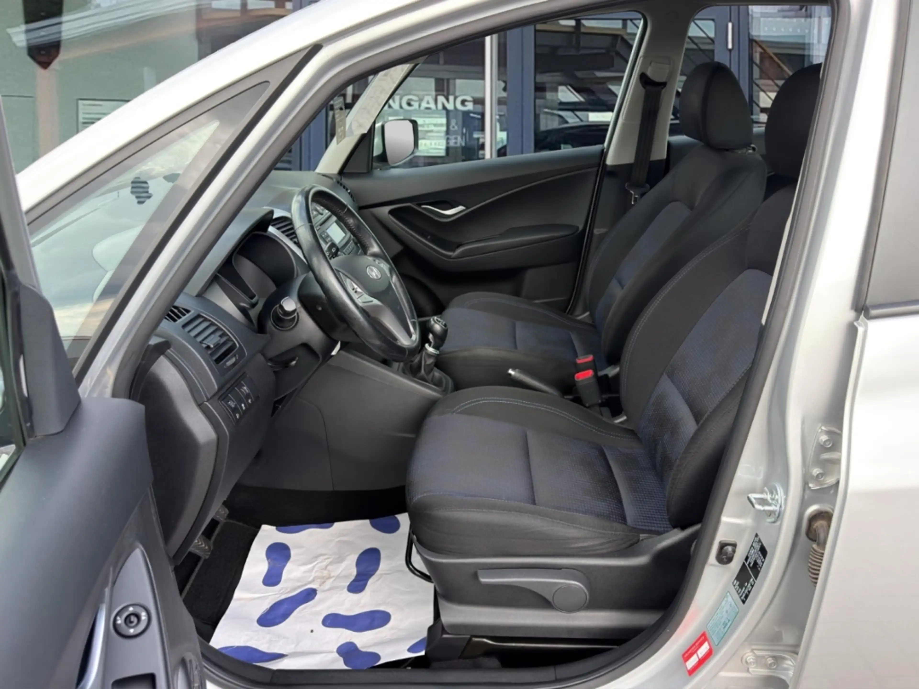 Hyundai iX20 Classic 1.6 °Allwetter°Klima° — photo 7
