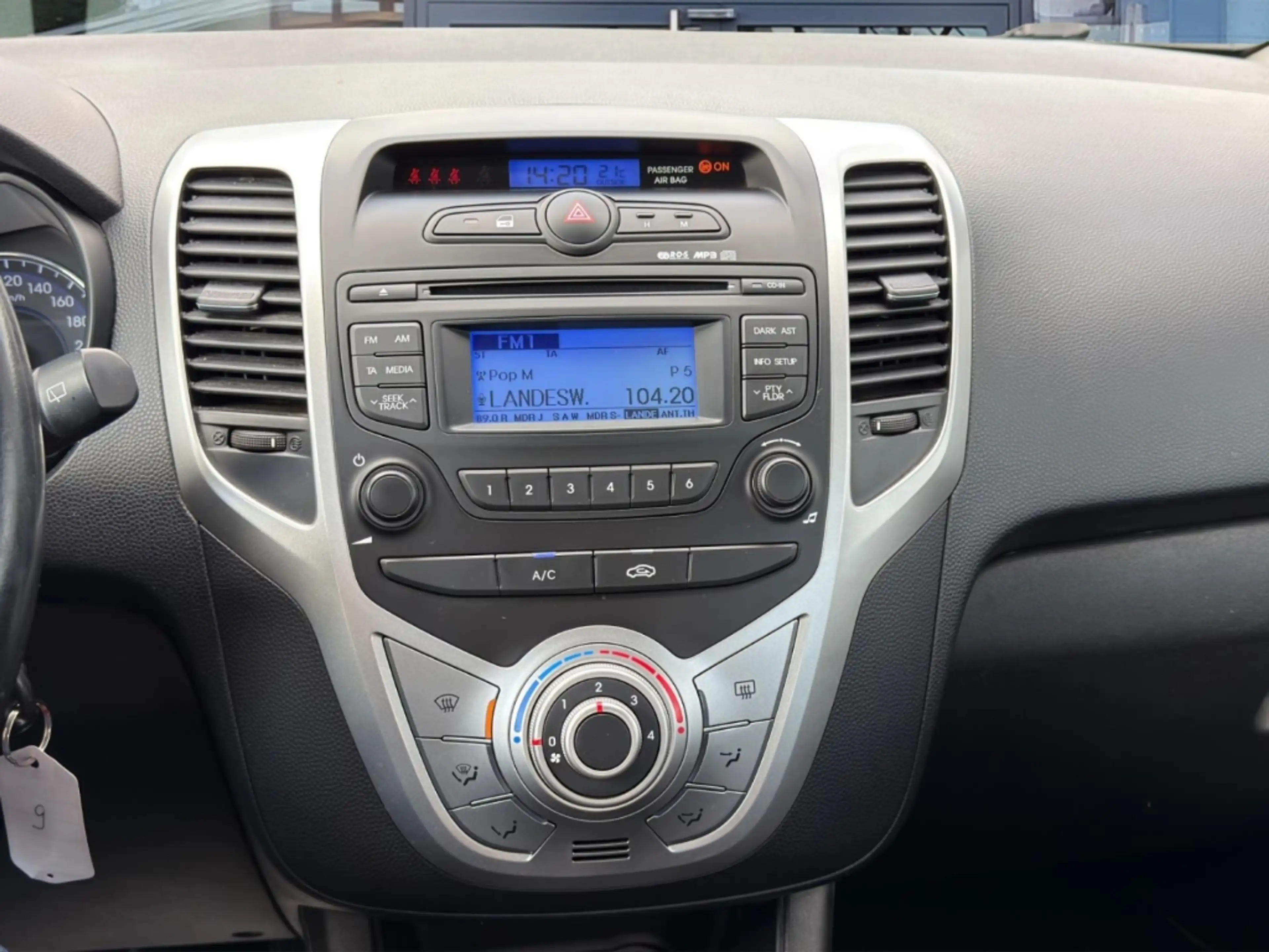 Hyundai iX20 Classic 1.6 °Allwetter°Klima° — photo 11