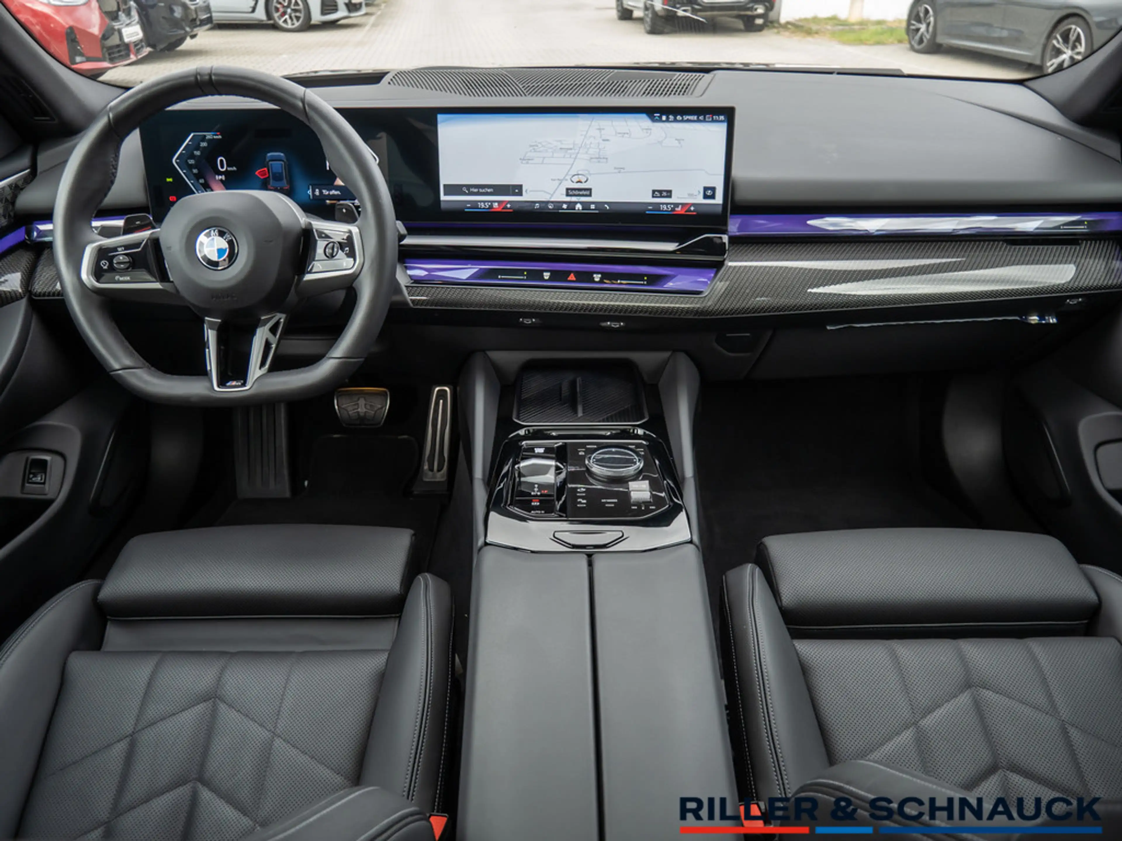 BMW 540 d xDrive Touring — photo 10