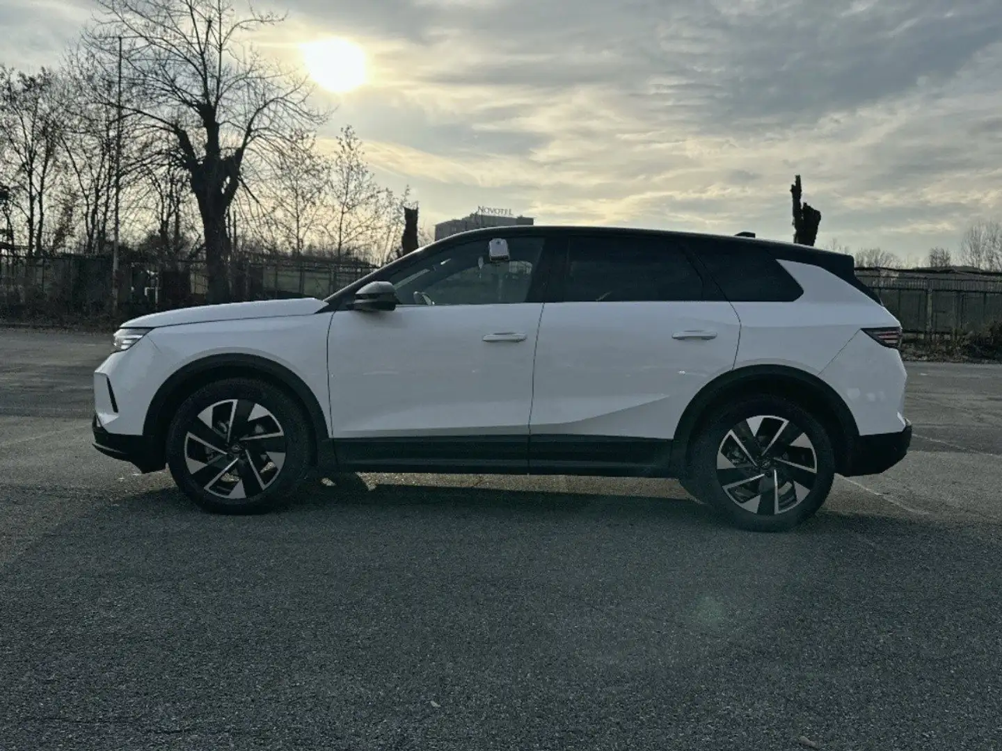 Opel Grandland 1.2 136cv Hybrid GS AT6 Blanc - 2