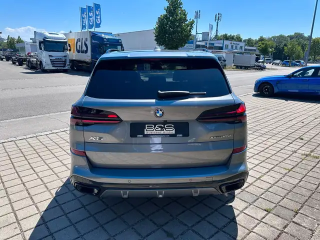 BMW X5 view 6