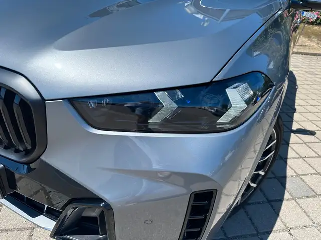 BMW X5 view 10