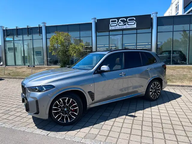 BMW X5 view 4