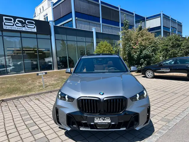 BMW X5 view 9