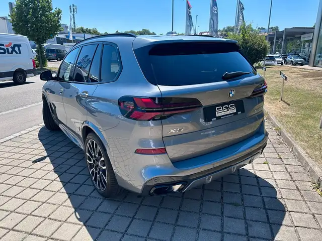 BMW X5 view 5