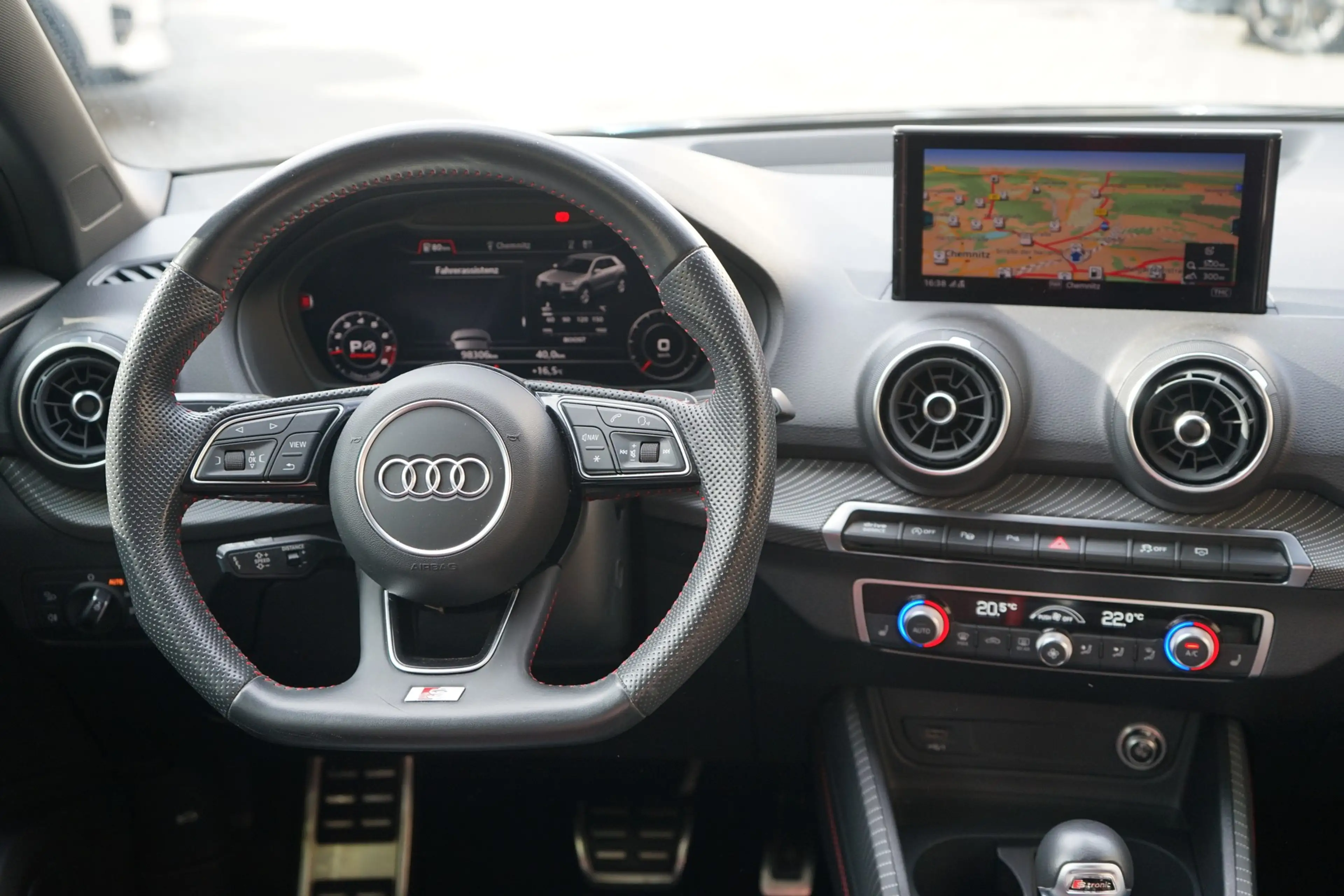 Audi SQ2 2.0 TFSI quattro LED ACC Virtual Cockpit B&O — photo 11