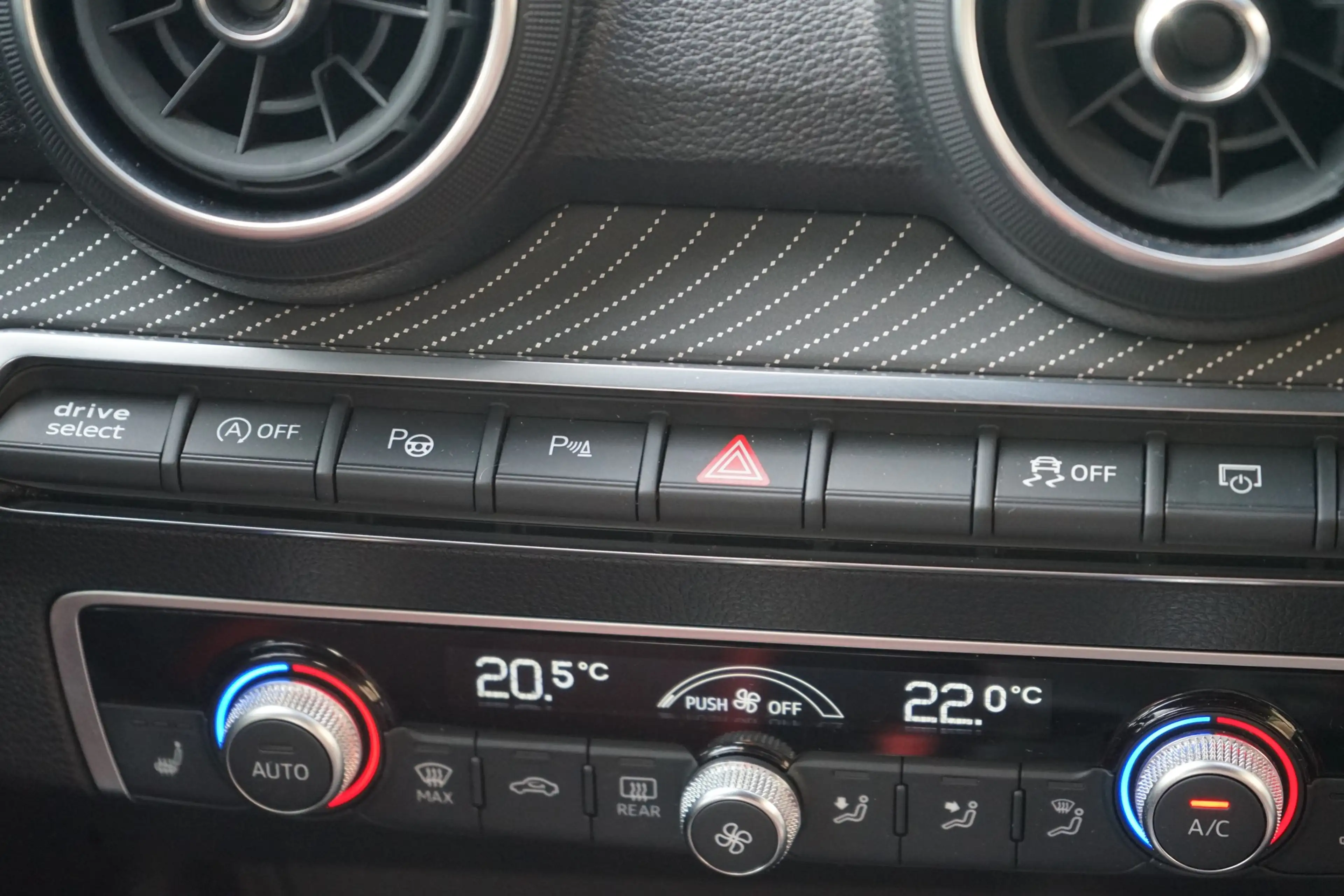 Audi SQ2 2.0 TFSI quattro LED ACC Virtual Cockpit B&O — photo 15