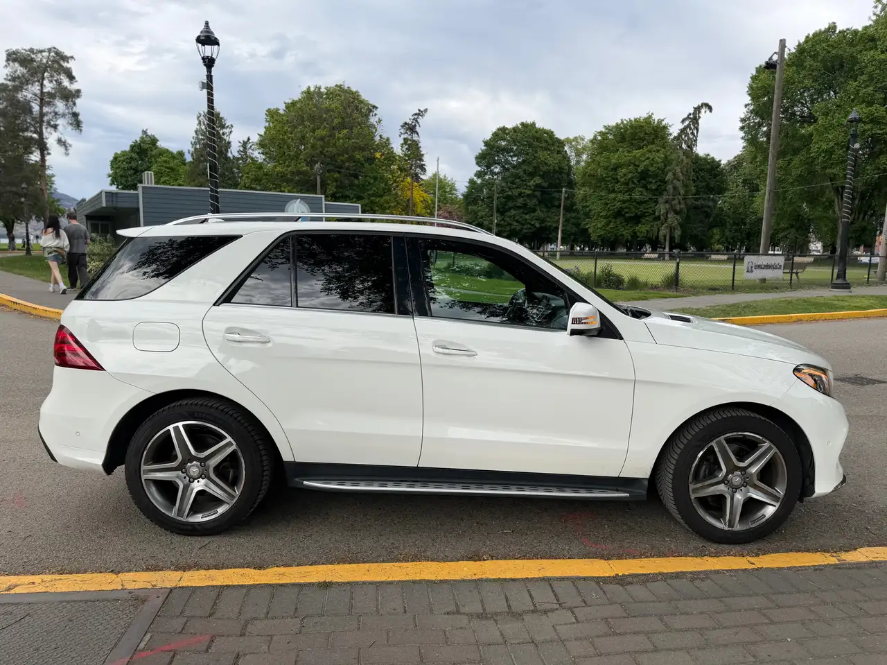 Mercedes-Benz GLE снимка Mercedes-Benz GLE