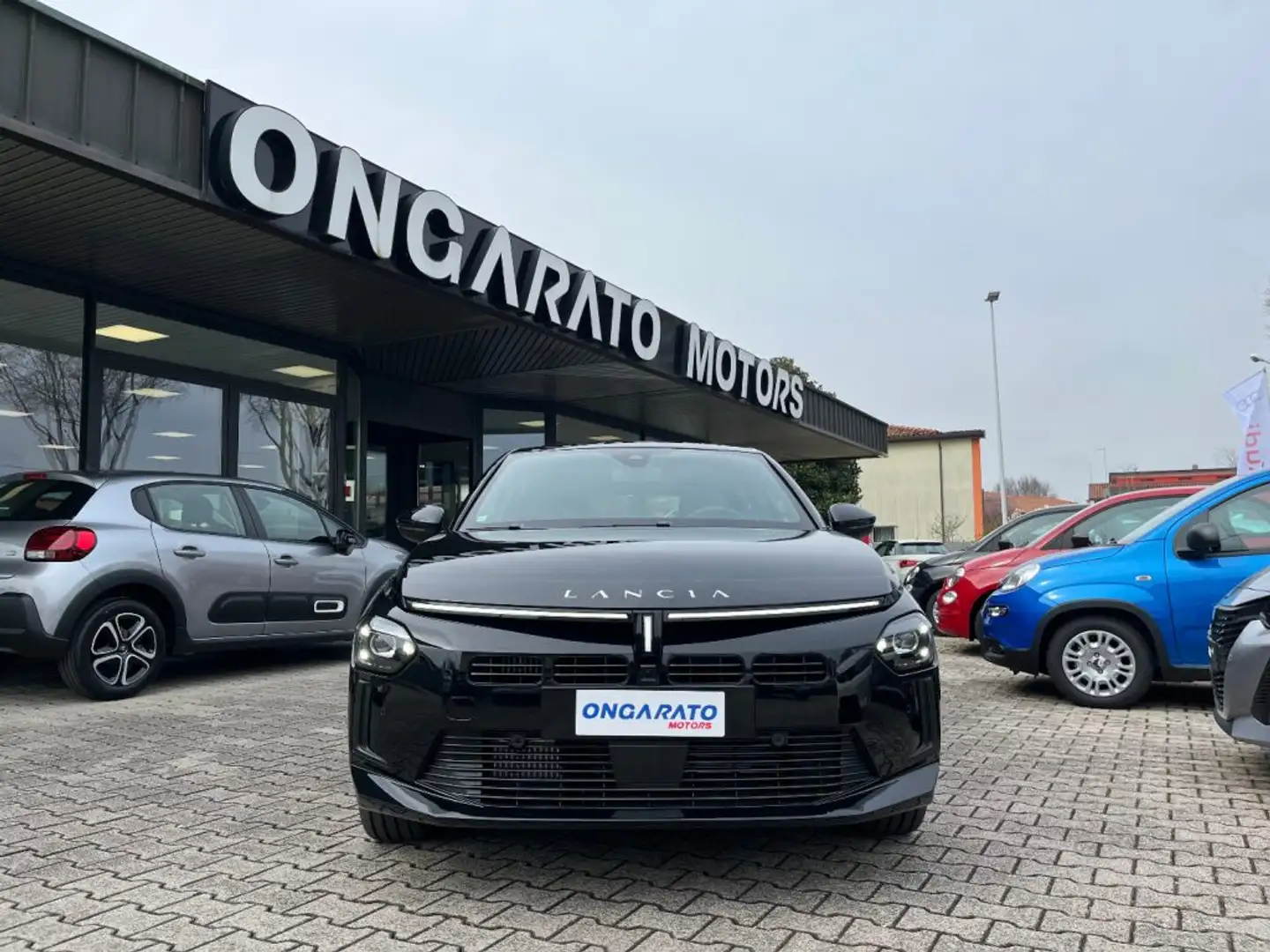 Lancia Ypsilon Hybrid e-DCT LX Nero - 2