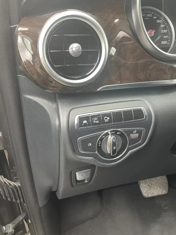 Mercedes-Benz V 250