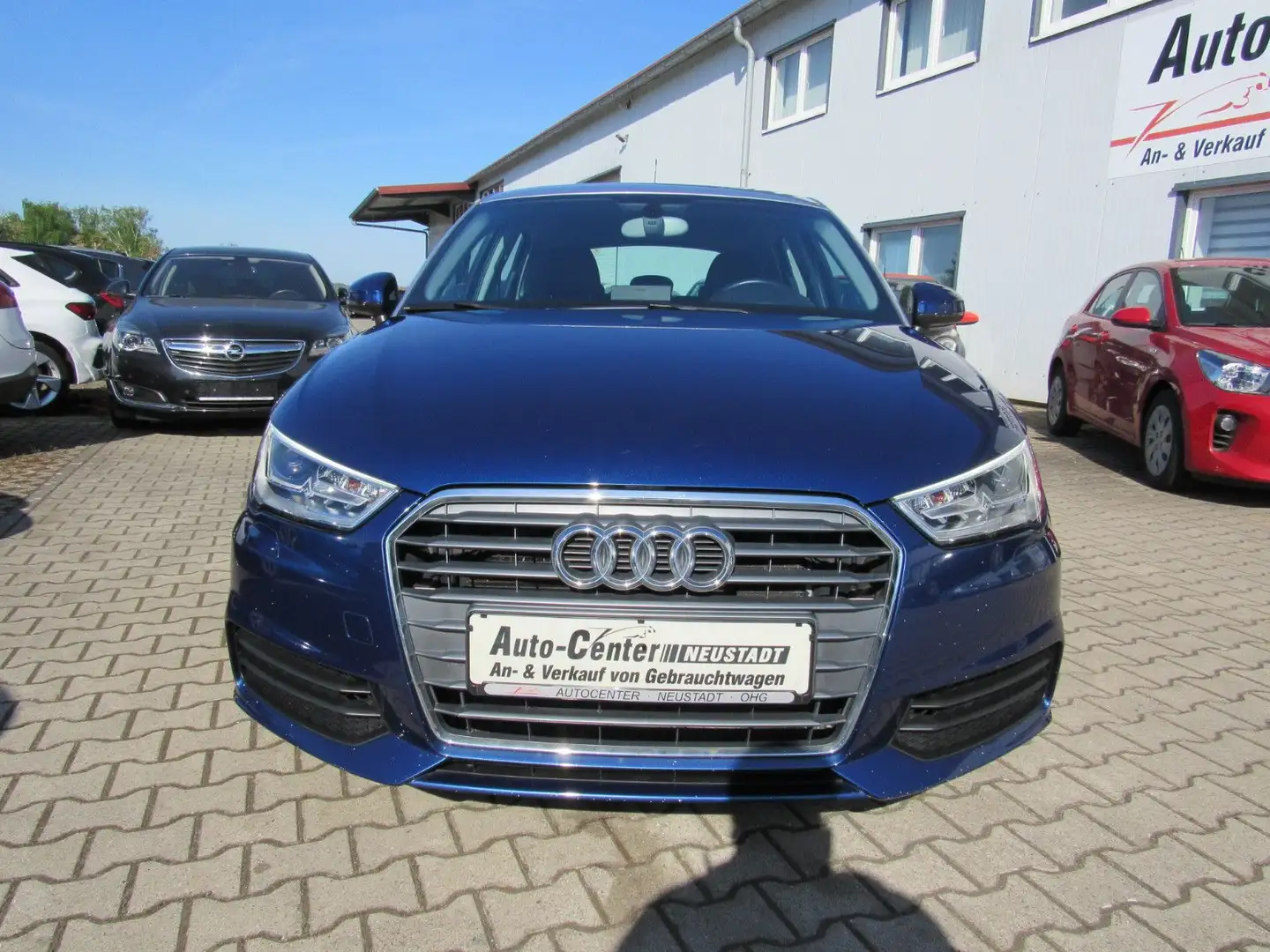 Audi A1 Sportback basis XENON,NAVI Blau - 2
