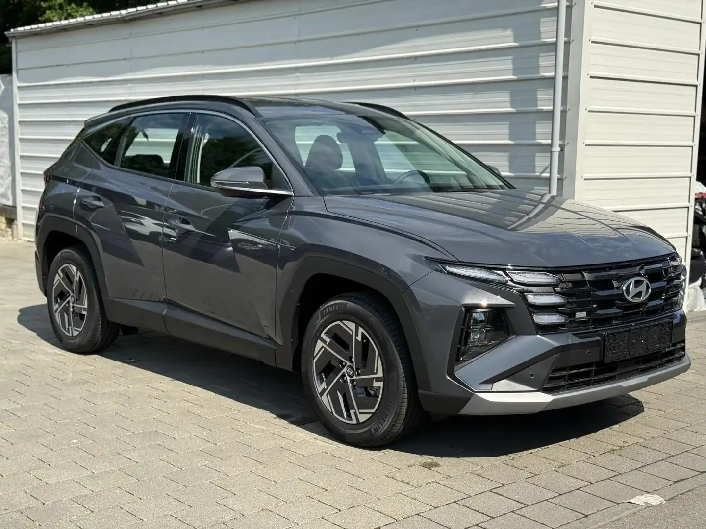 Hyundai TUCSON FL (MJ25) 1.6 T-GDI Navi*SHZ*Totwinkel*Kamera*K... Grau - 1