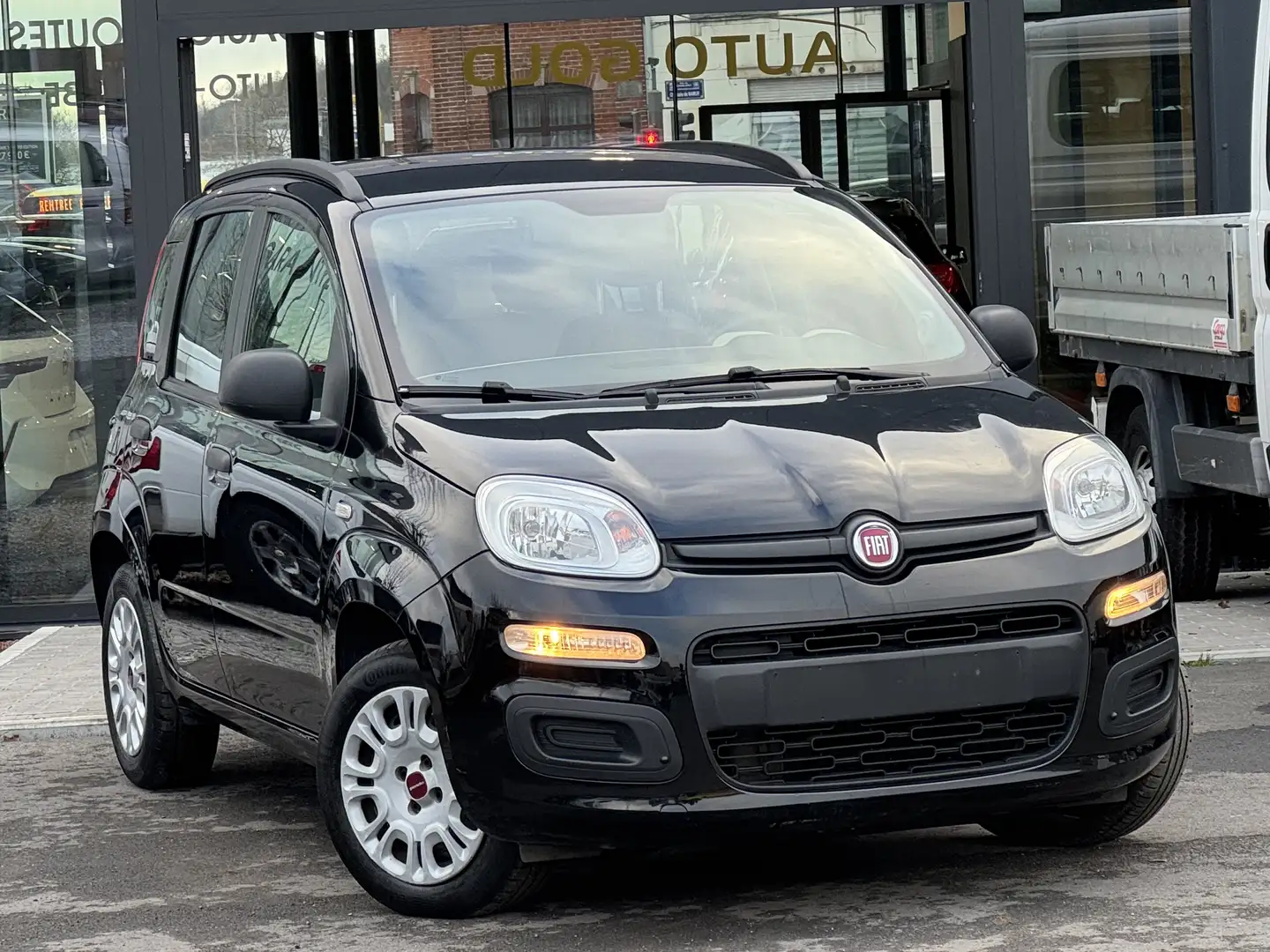 Fiat Panda 1.2i/FACELIFT/ETAT NEUF/1PROP CARNET!!!! Zwart - 2