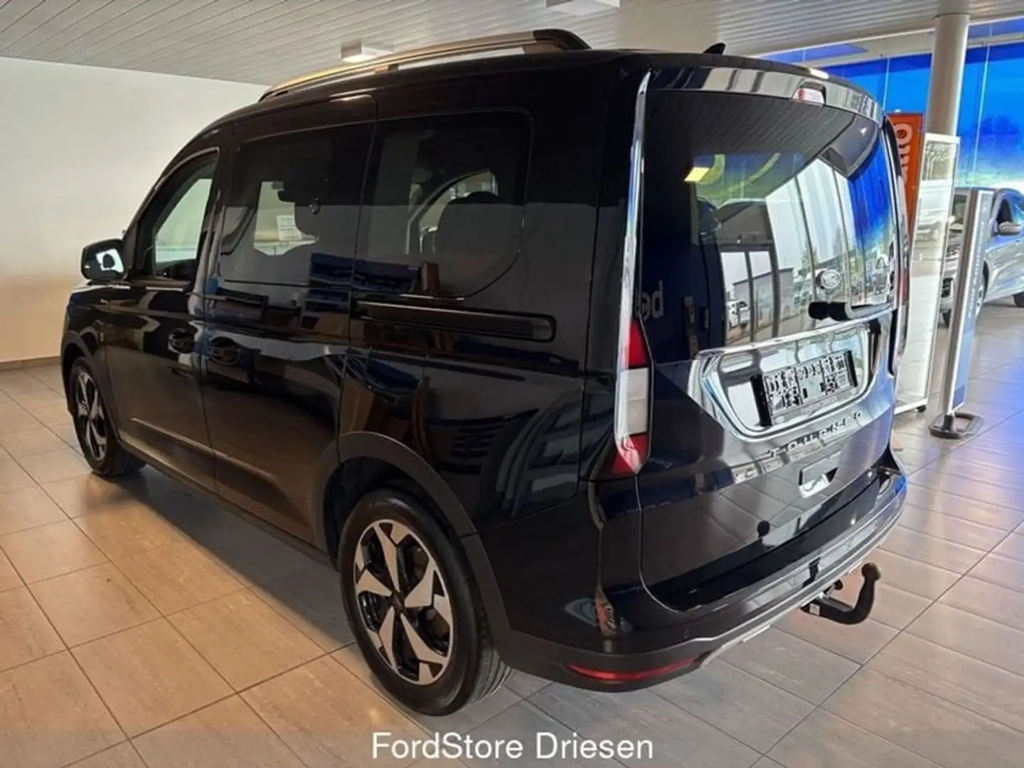 Ford Tourneo Connect Active 1.5i 115pk Zwart - 2
