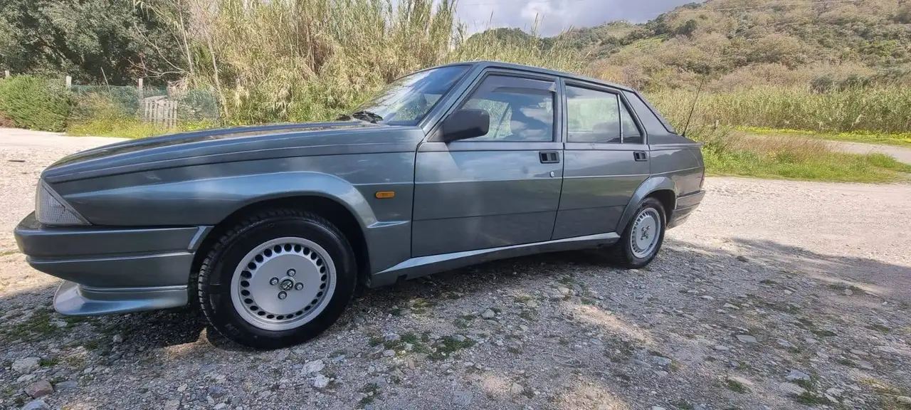 Alfa Romeo 75 1.8 ie, foto 9