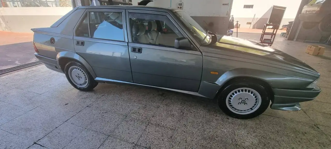 Alfa Romeo 75 1.8 ie, foto 10