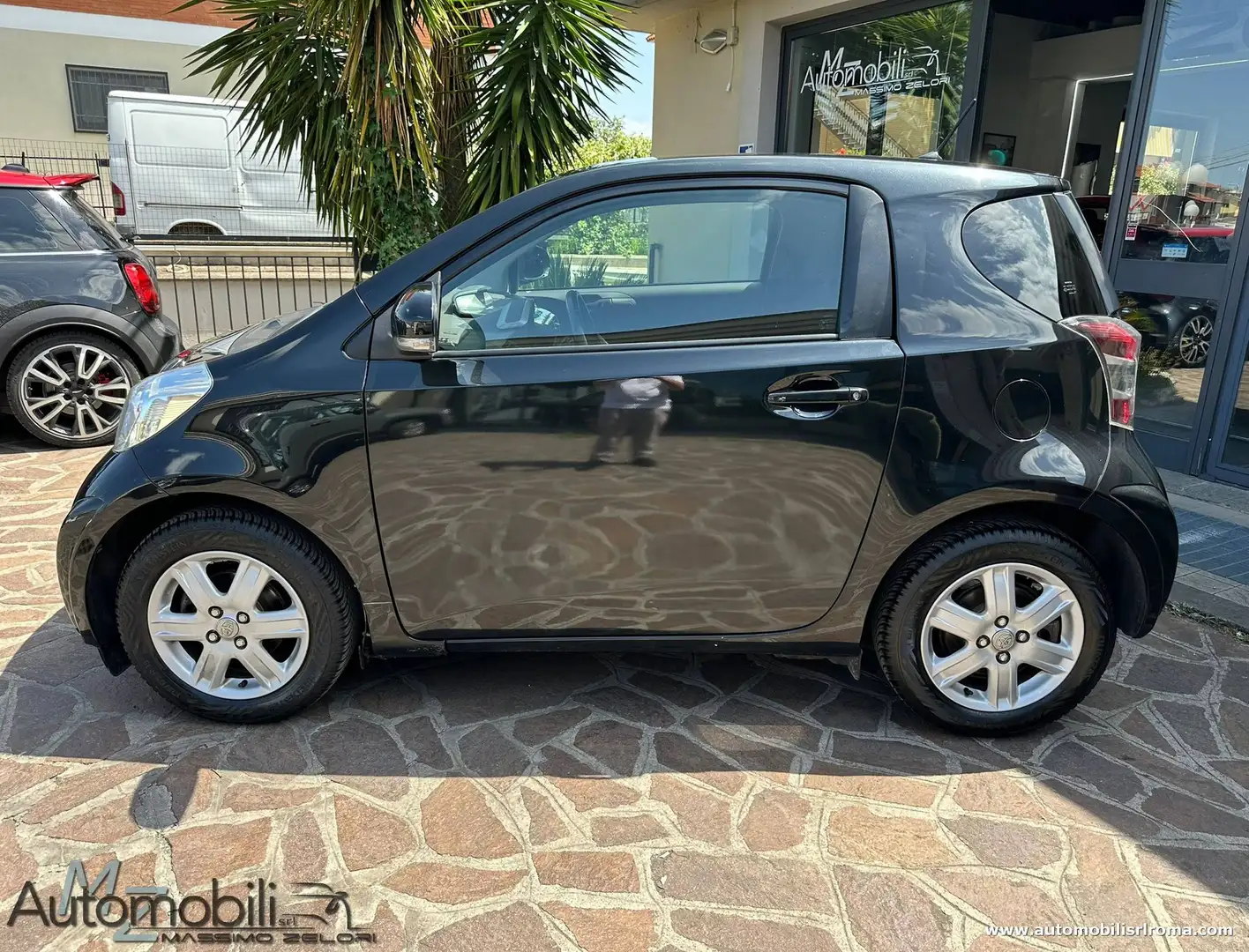 Toyota iQ iQ 1.4 DIESEL Schwarz - 2