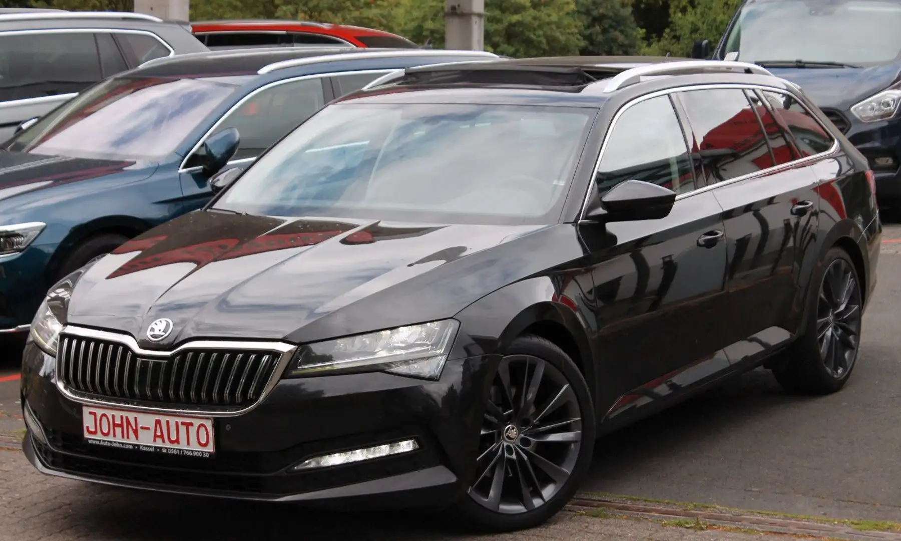 Skoda Superb Combi Ambition 4x4 *1Hd*Skoda S-Heft*Pano Noir - 1