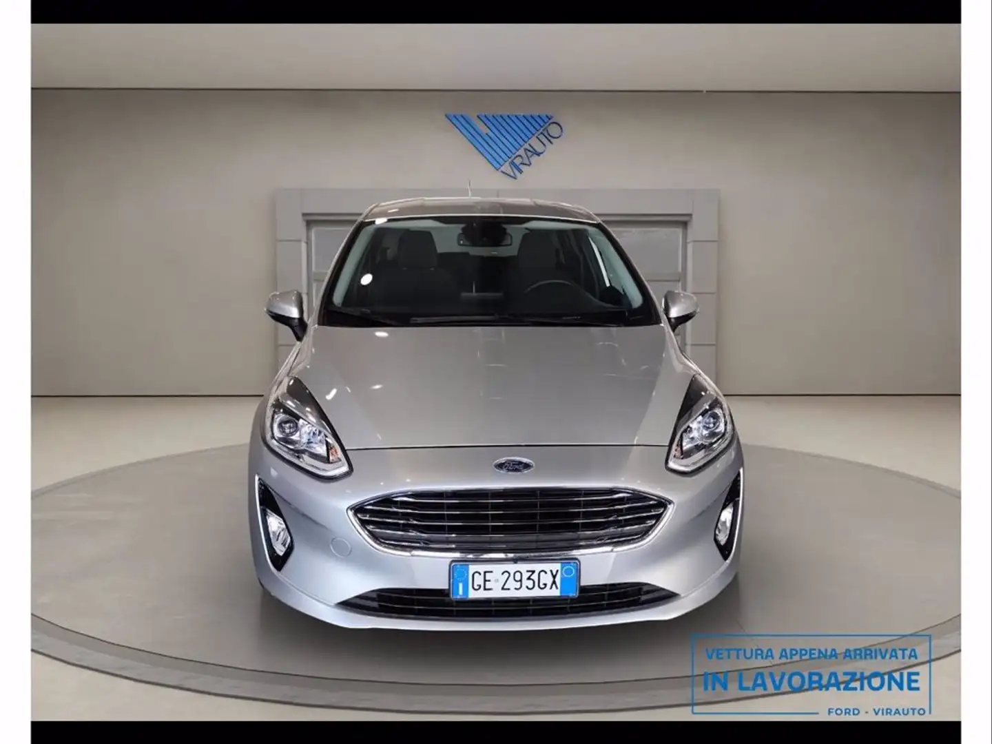 Ford Fiesta 1.1 Titanium Gris - 2