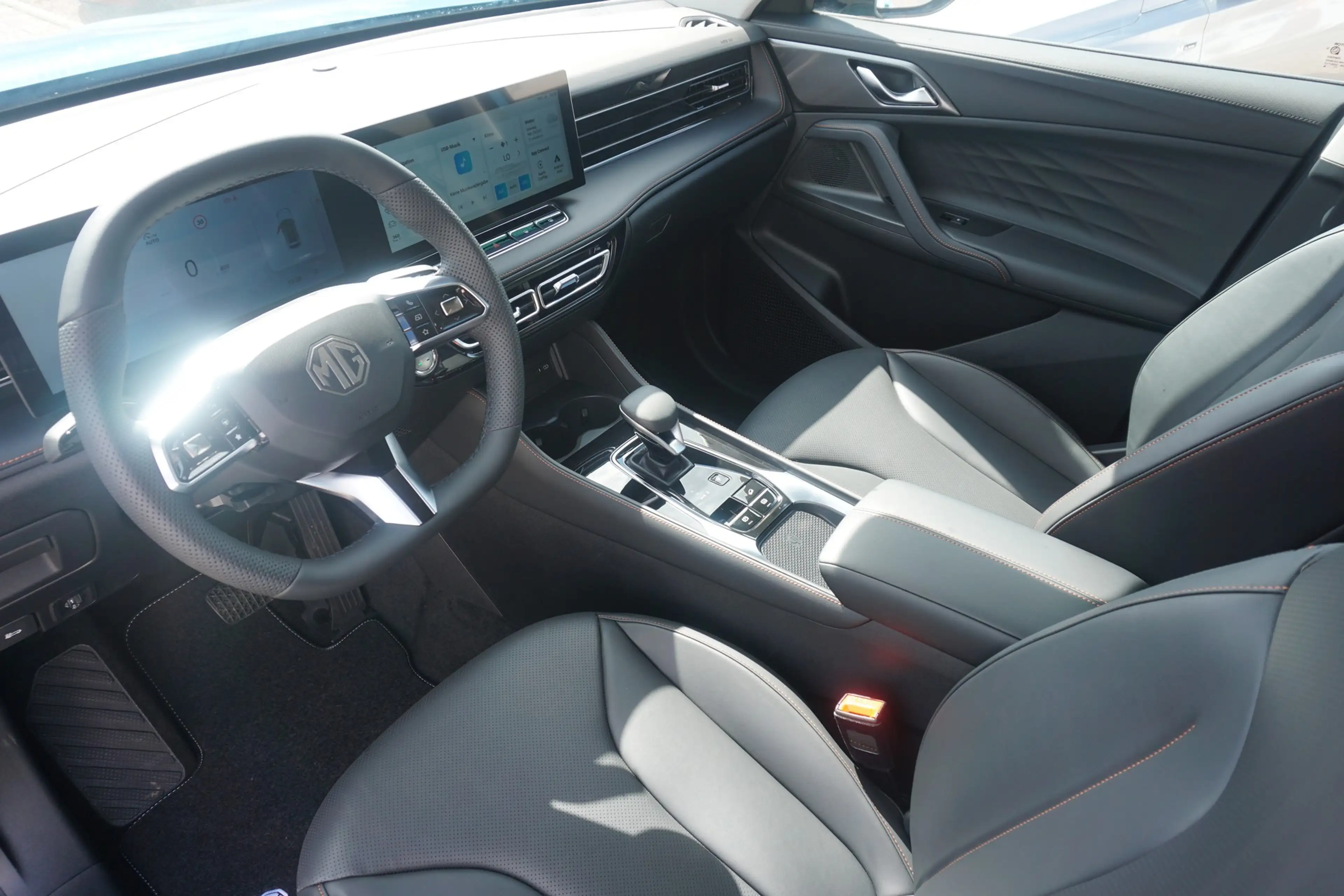 MG HS 1.5 T-GDI Luxury Aut. LED ACC Navi 360° AHK — photo 8