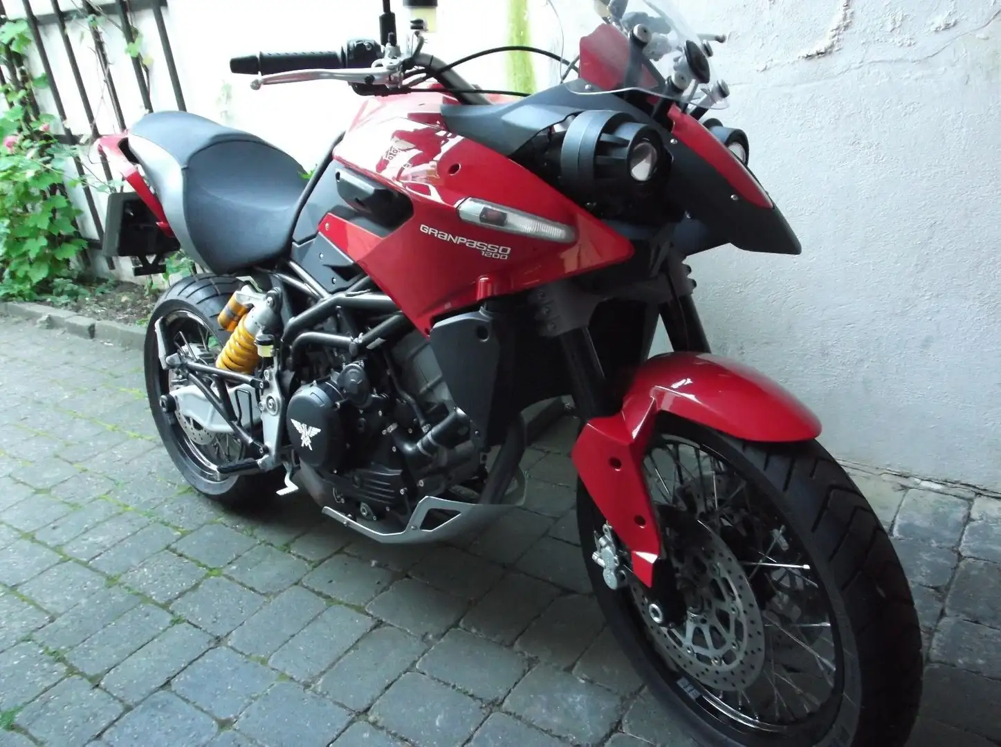 Moto Morini Granpasso 1200 Rojo - 1
