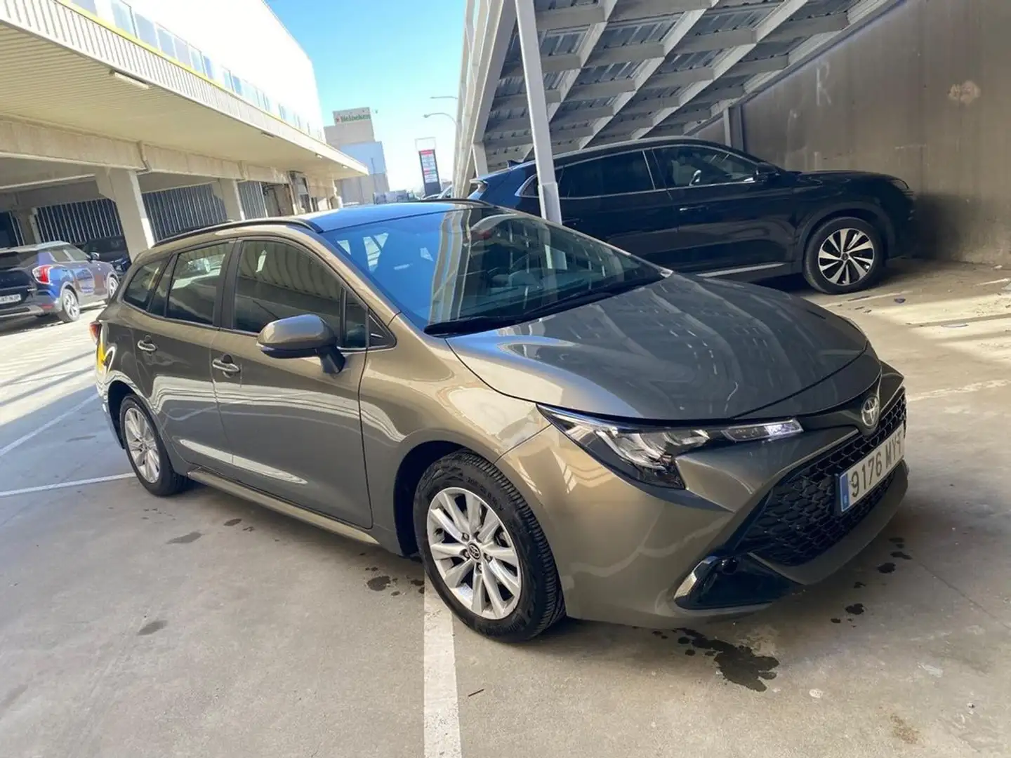 Toyota Corolla Touring Sports 140H Active Plus Marrón - 2