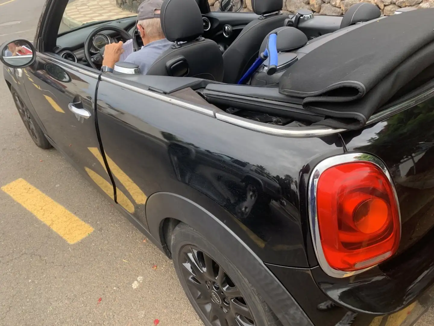 MINI Cooper Cabrio Zwart - 2