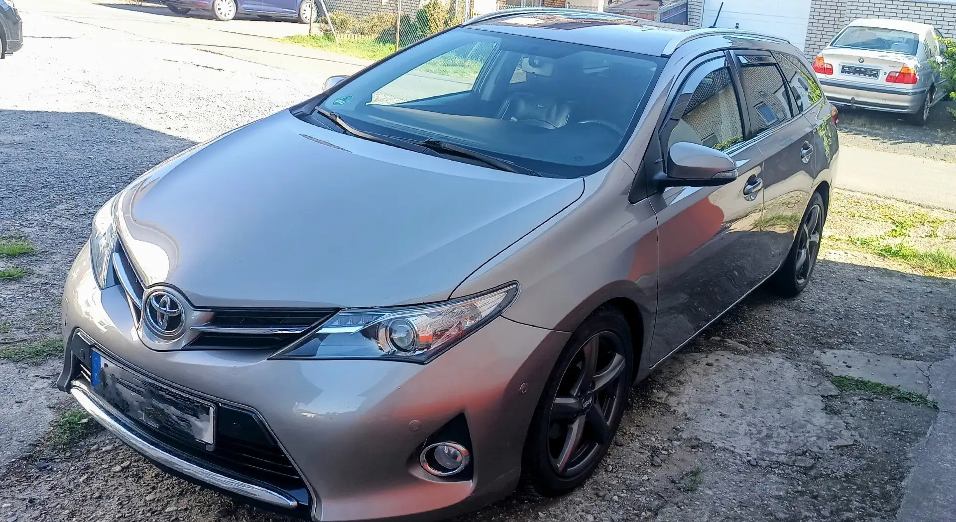 Toyota Auris 2.0 D-4D Touring Sports Executive - 2