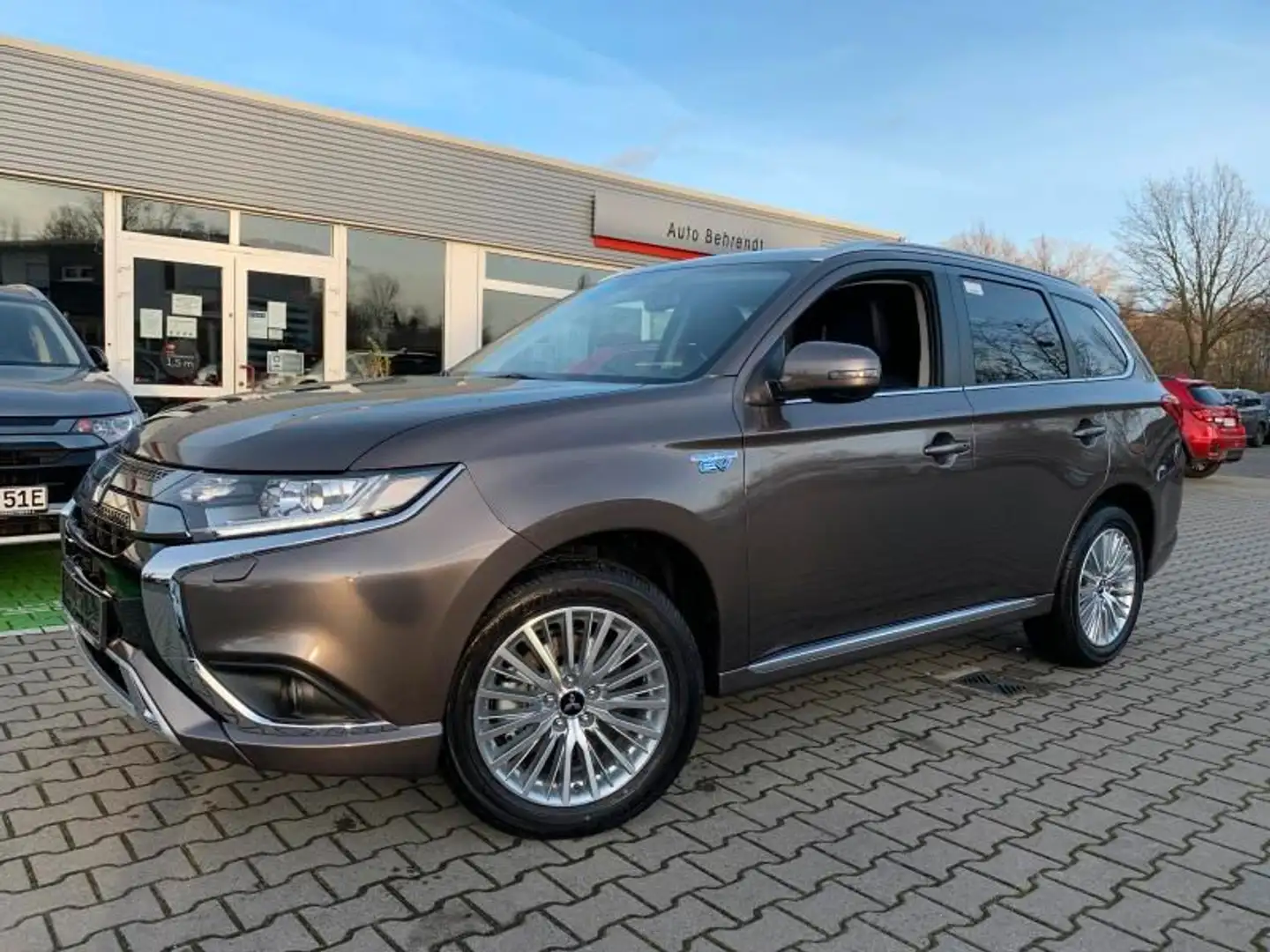 Mitsubishi Outlander Outlander Plug-in Hybrid Spirit 2.4 4WD 1.Hand*8 Brun - 1