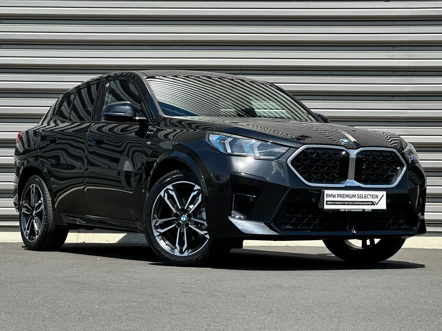 BMW X2 sDrive18d Schwarz - 2