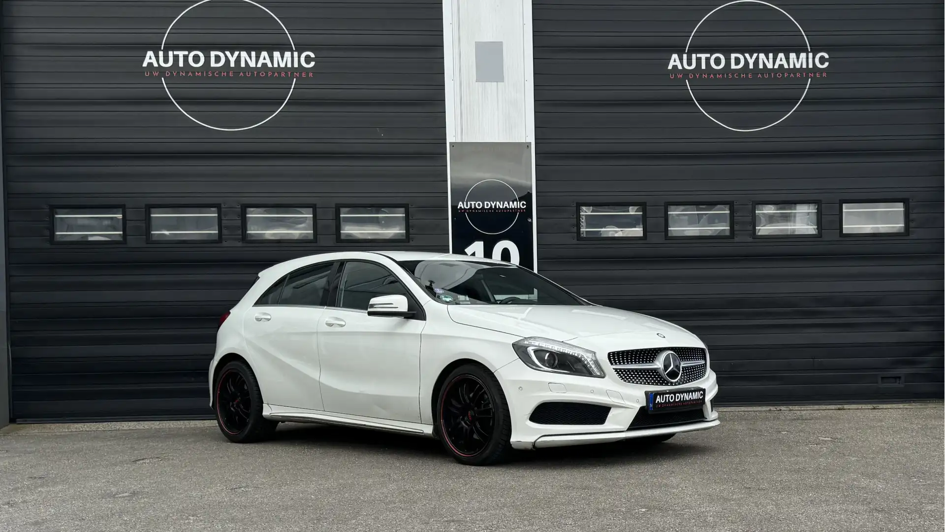 Mercedes-Benz A 180 Ambition AMG Aut Blanco - 2