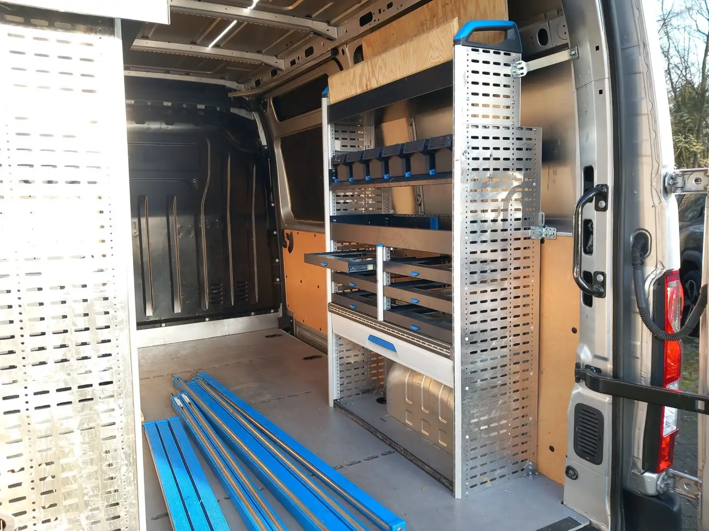 Renault Master 130 dCI lang & Hoch Sortimoausbau Silber - 2