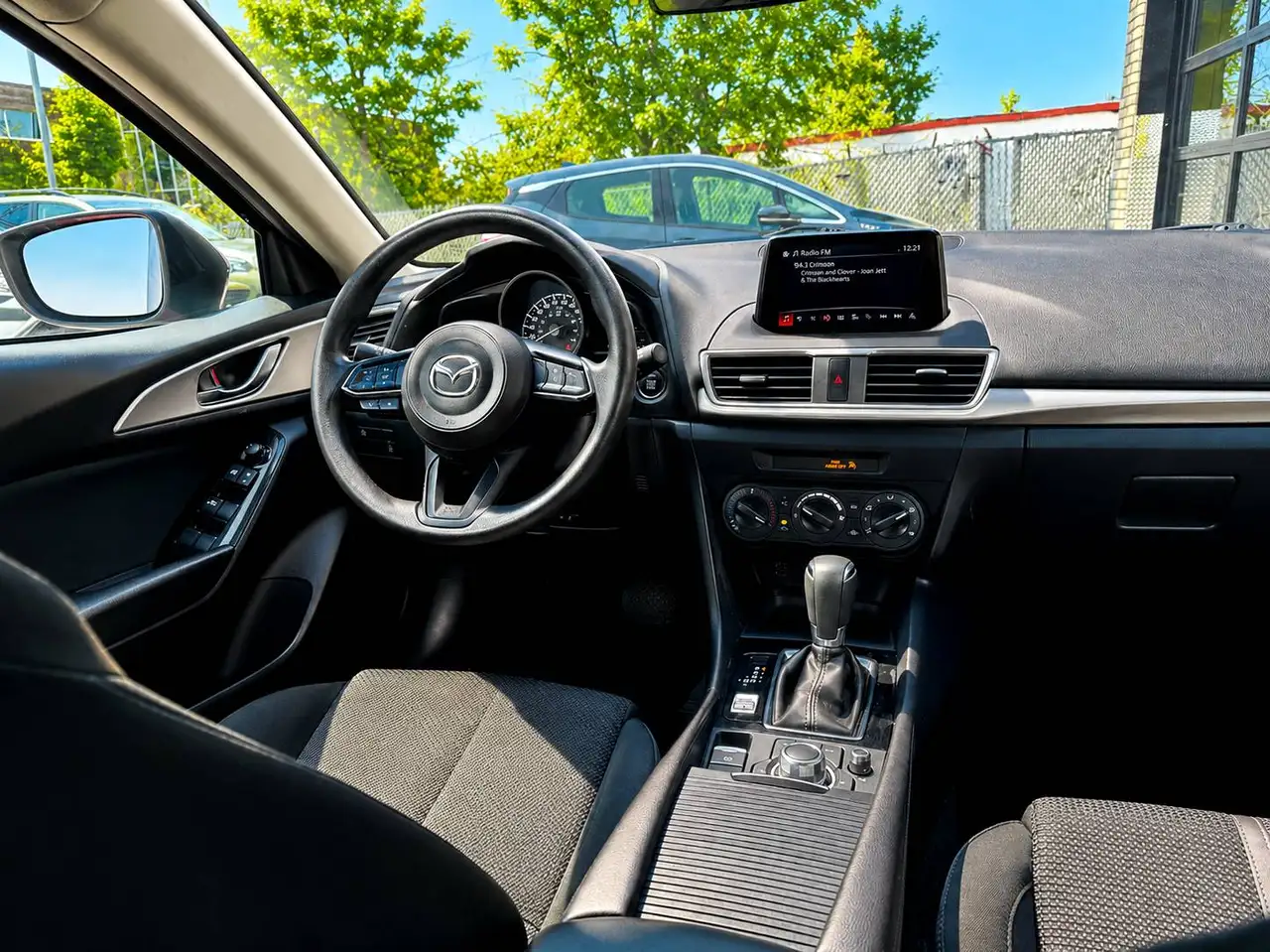 Mazda 3 снимка Mazda 3