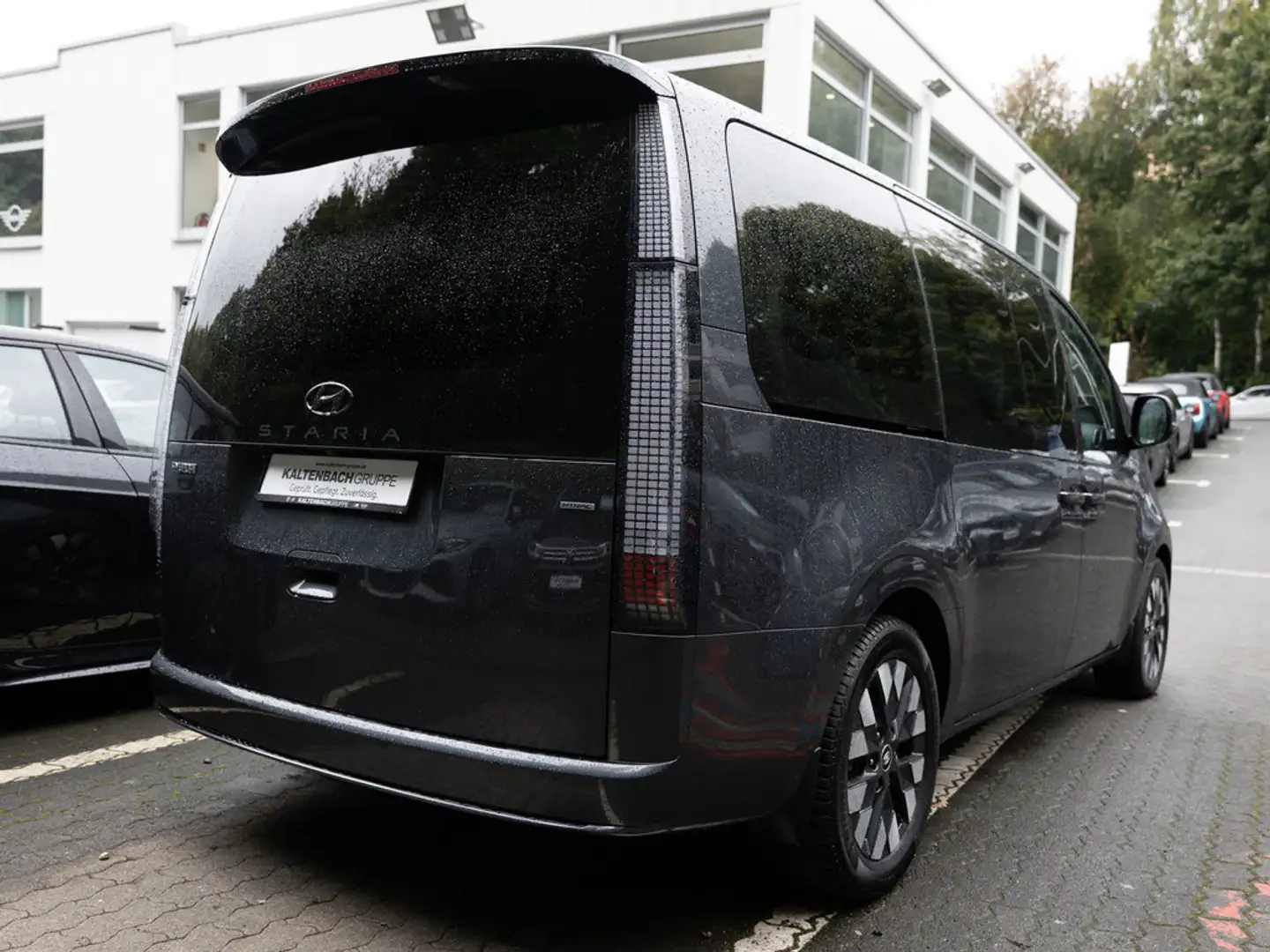 Hyundai STARIA 2.2 CRDi Signature 4WD 360° LED ACC Gris - 2