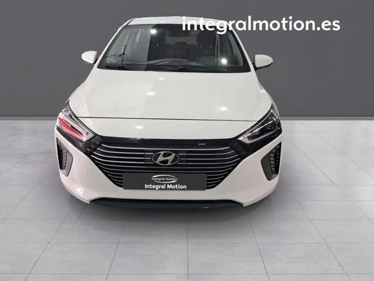 Hyundai IONIQ HEV 1.6 GDI Tecno Blanco - 2