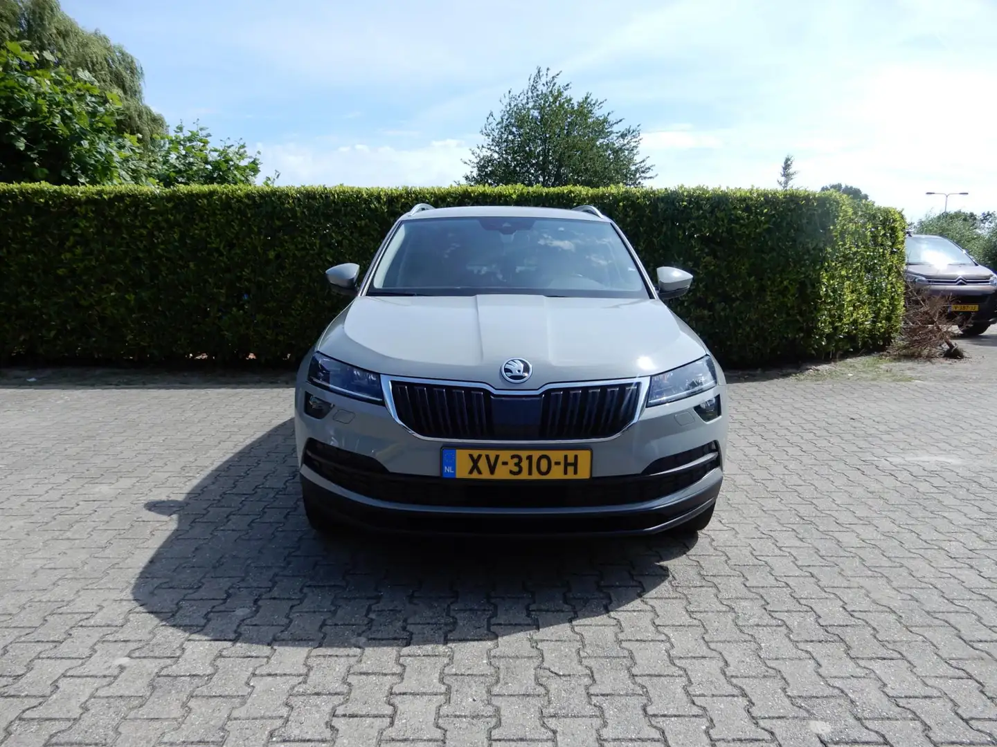Skoda Karoq 1.0 TSI Style Business Grijs - 2