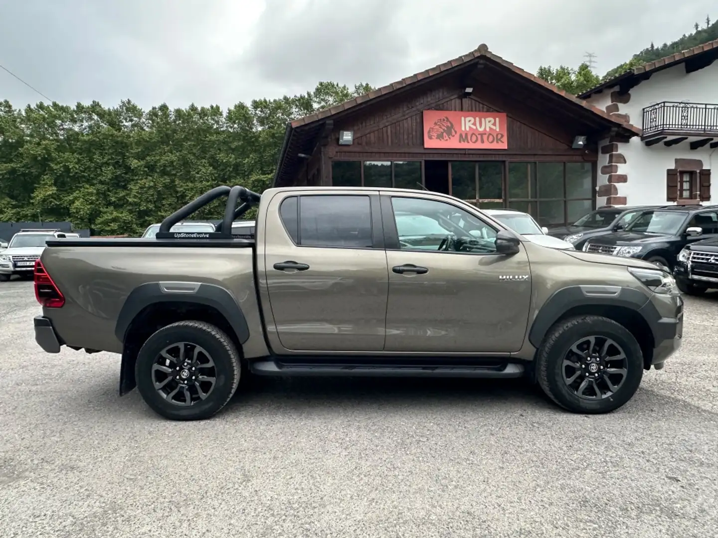Toyota Hilux Cabina Doble Invincible Aut. Verde - 1