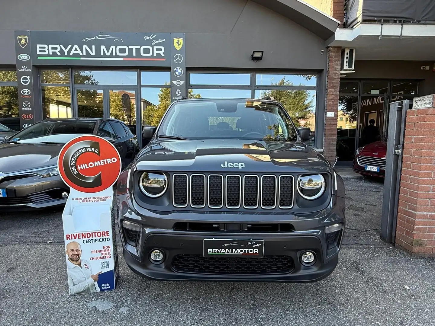 Jeep Renegade Renegade 1.5 Turbo T4 MHEV Summit Gris - 1