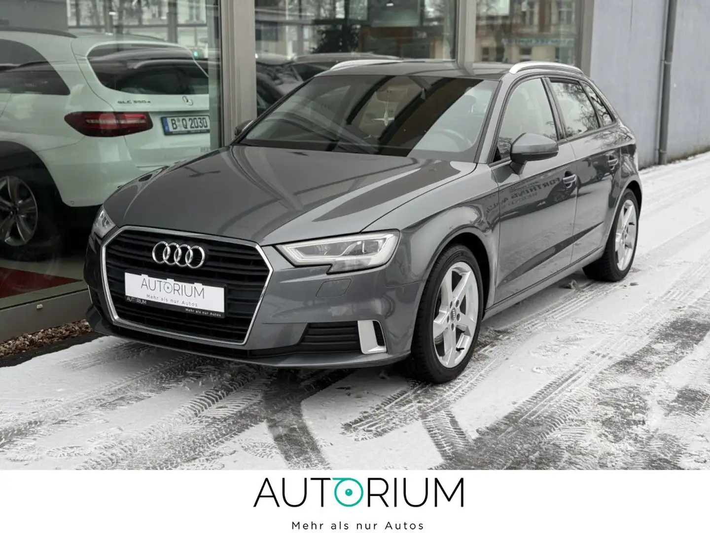 Audi A3 Sportback 30 TFSI sport LED NAVI SZHZG TEMPO Grau - 1