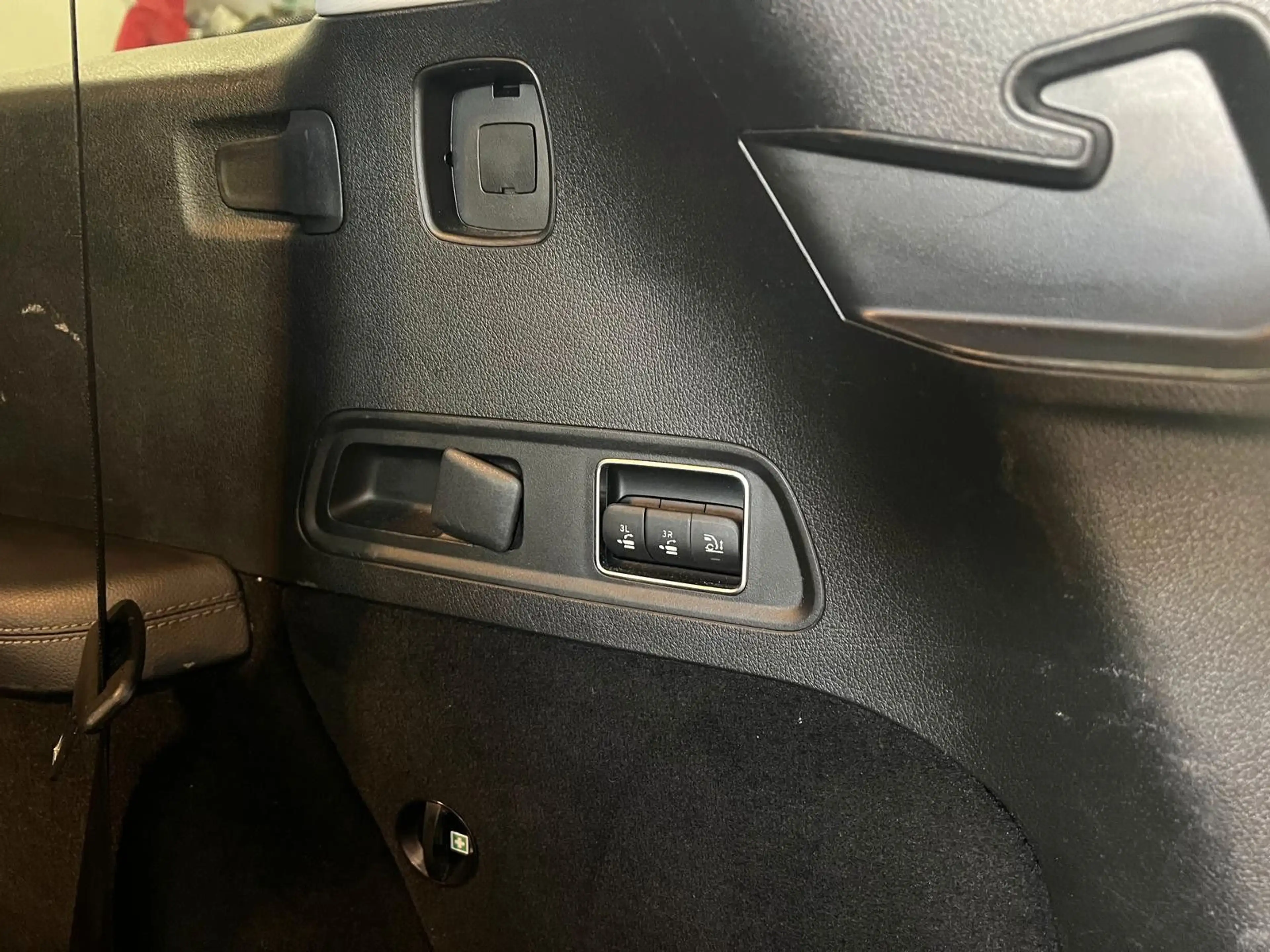 Mercedes-Benz GLS 350 GLS GLS 350 d 4Matic — photo 14