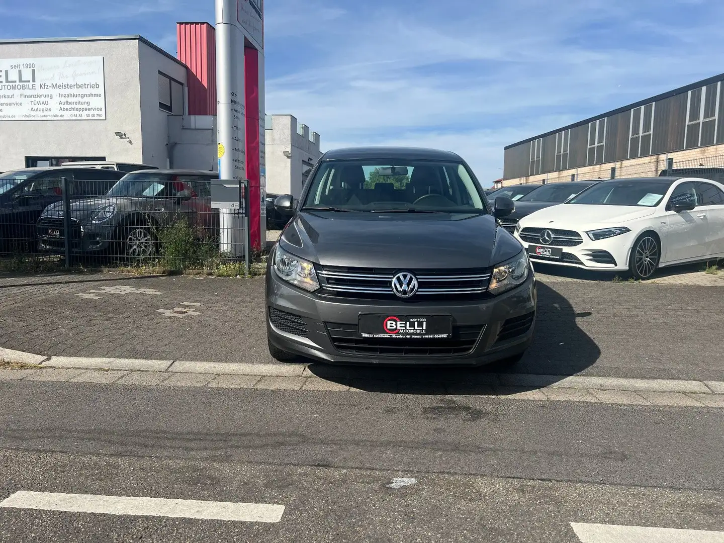 Volkswagen Tiguan 1,4 TSI Trend & Fun 1.Hand FINANZIERUNG Gris - 2