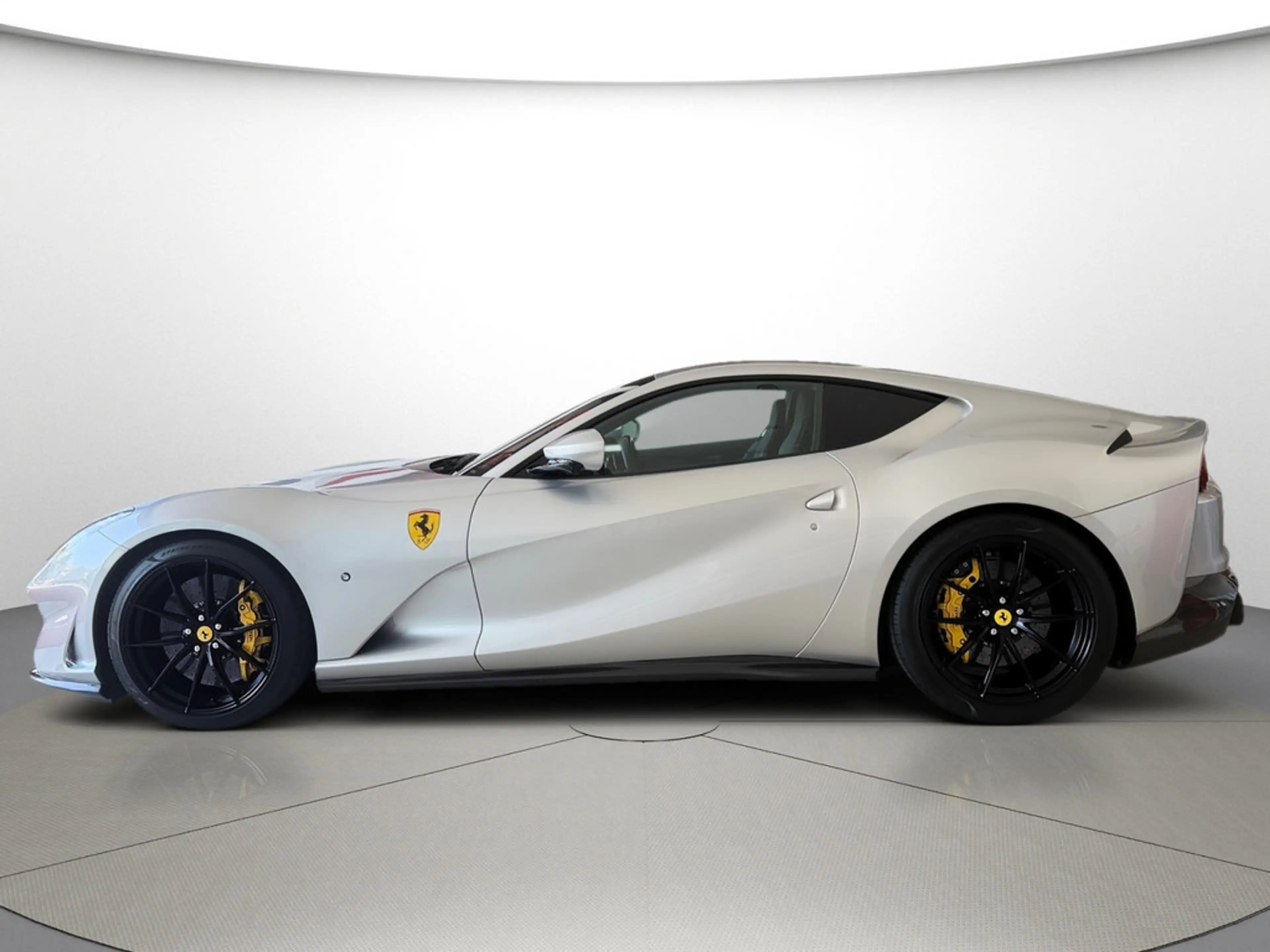 Ferrari 812 Superfast Painted Shields*Racing Seats — photo 5