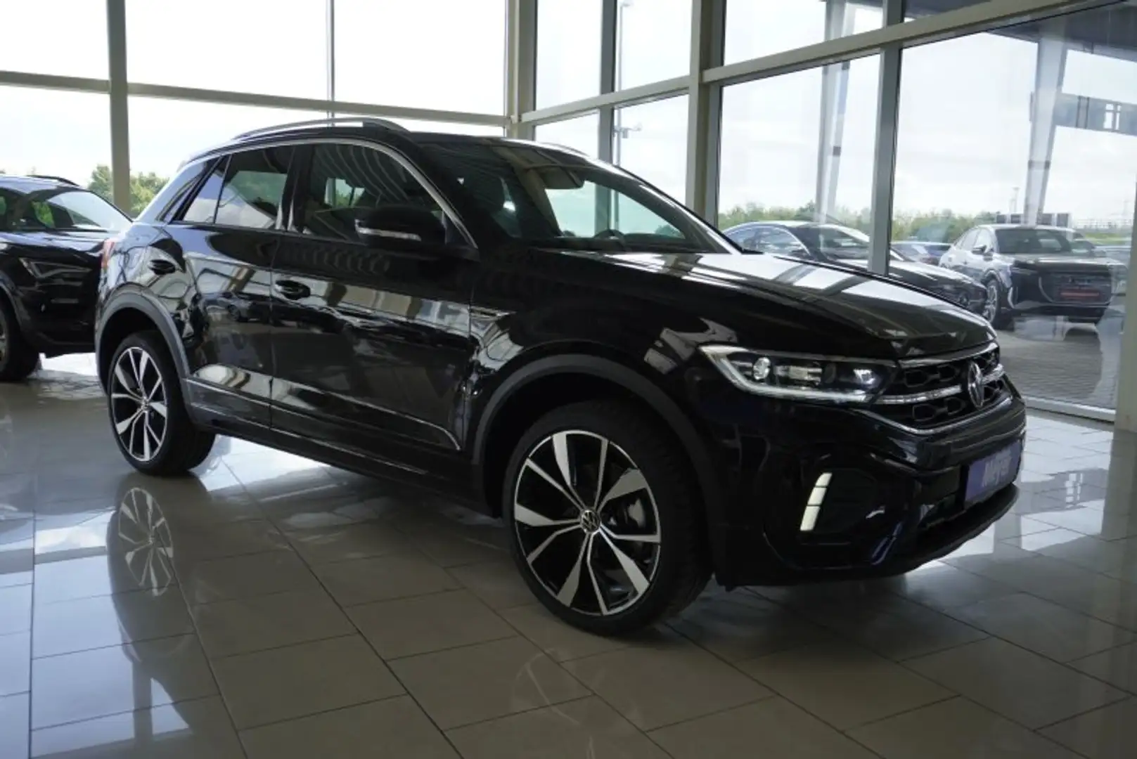 Volkswagen T-Roc R-Line 1,5TSI aAHK/19*Alu/Easy Open     ** Fekete - 2