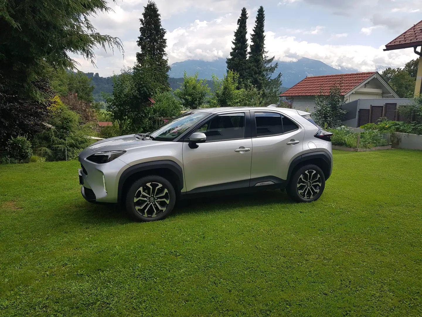 Toyota Yaris Cross Yaris Cross 1,5 VVT-i Hybrid  Aut. Active Drive Plateado - 1