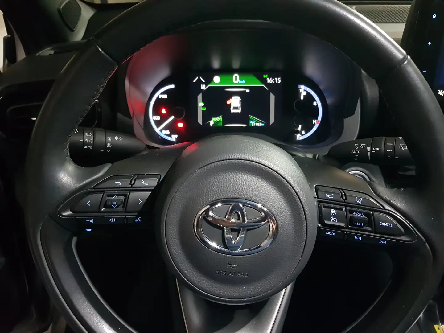 Toyota Yaris Cross Yaris Cross 1,5 VVT-i Hybrid  Aut. Active Drive Plateado - 2